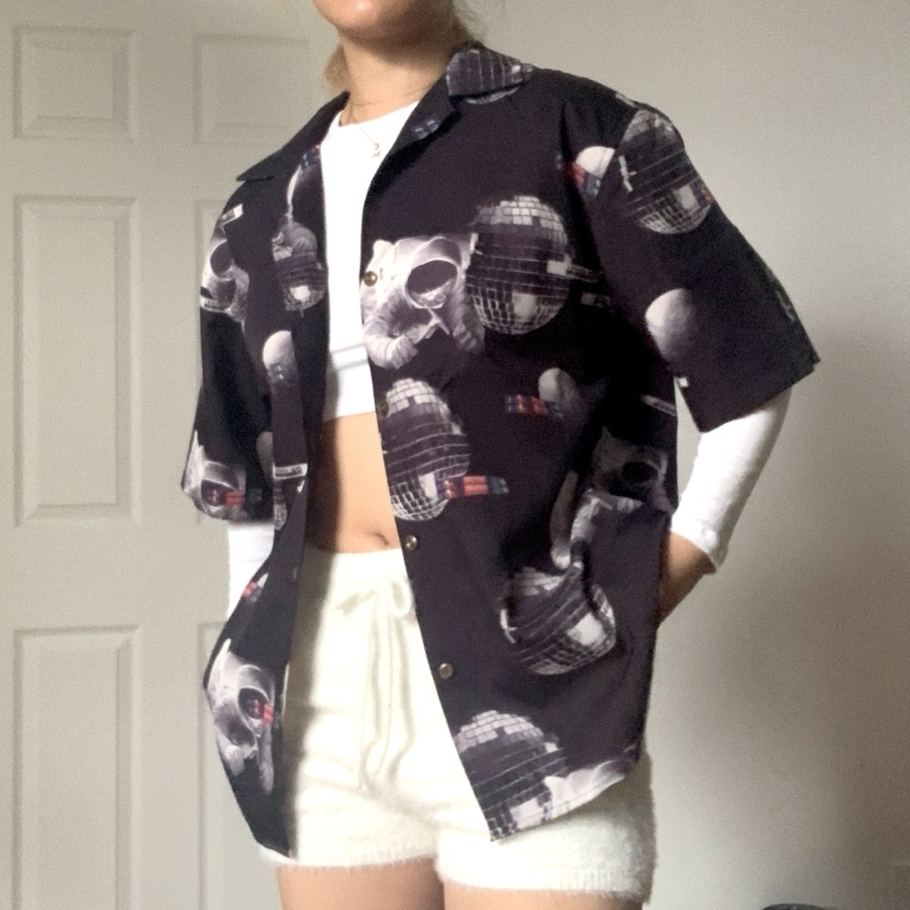 Astronaut & a Disco Ball Moon Shirt - Korea